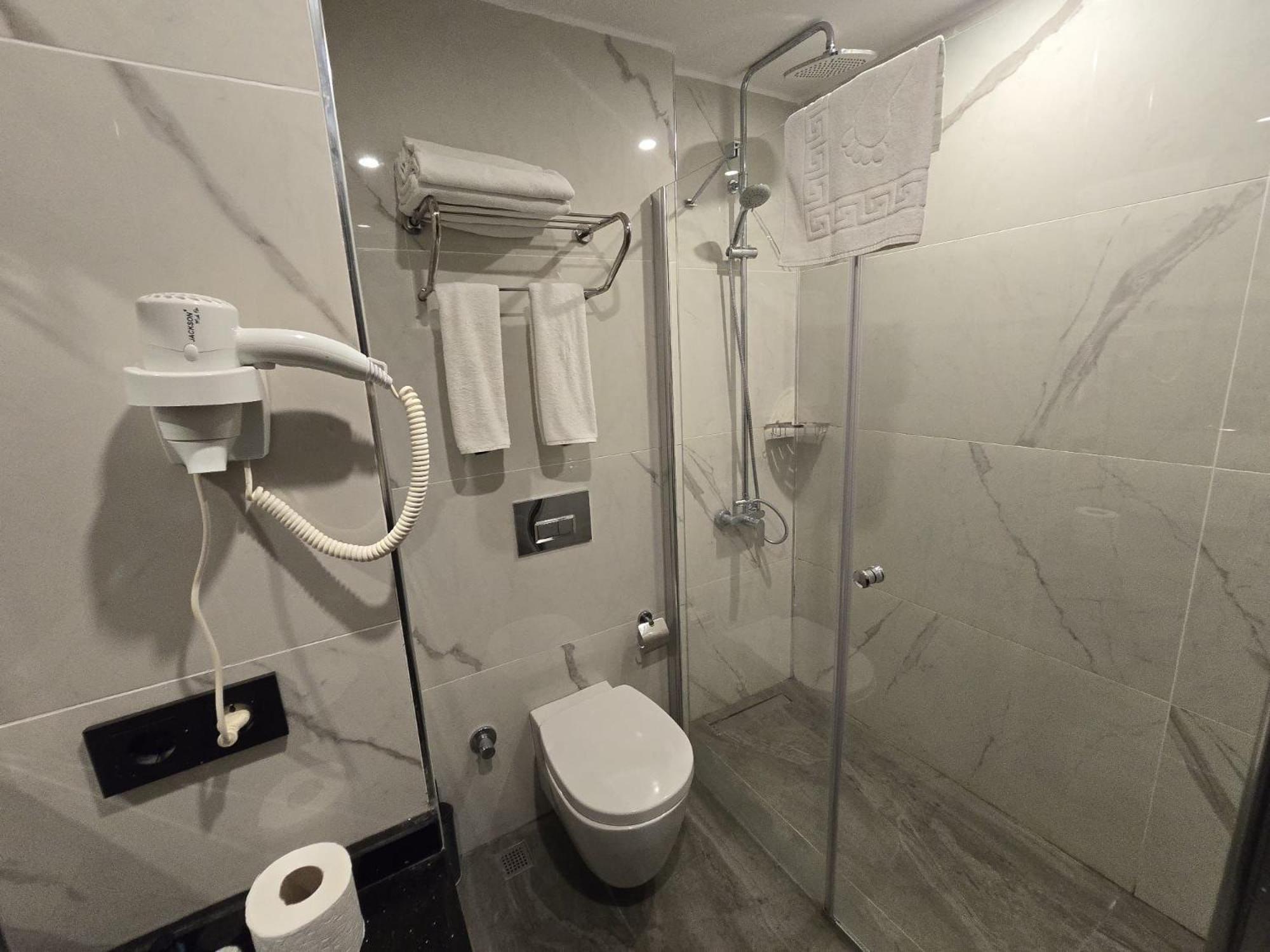 Отель Palde & 4*